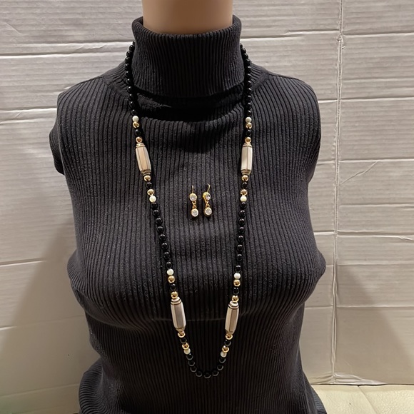 Vintage necklace and earrings set - Picture 1 of 7